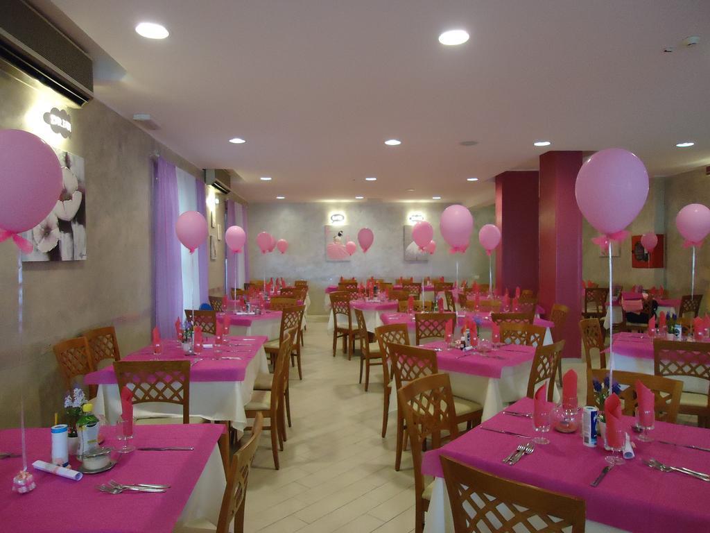 Hotel Mont Blanc Bellaria-Igea Marina Exterior foto